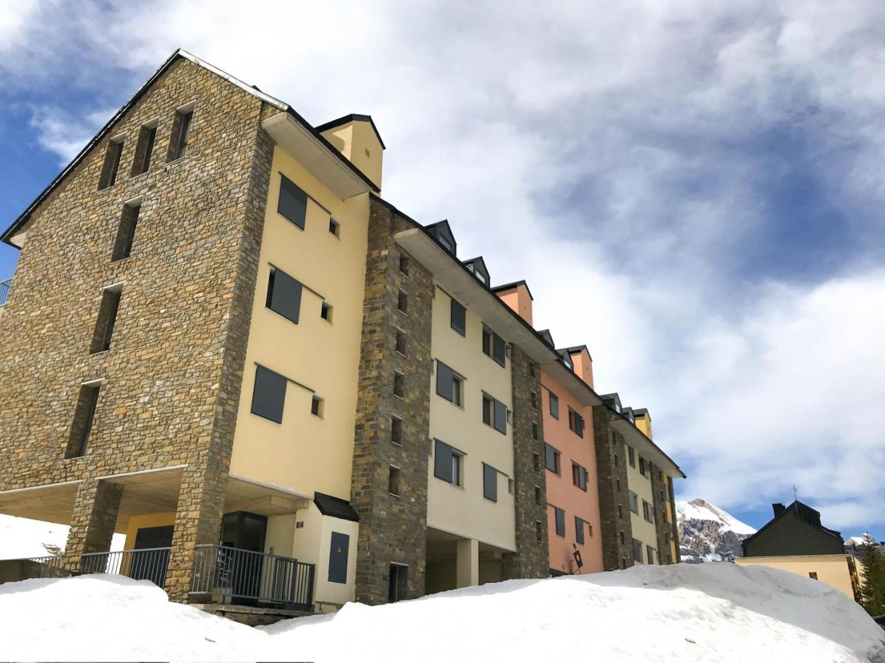Apartamentos LÓRIEN Candanchú Exterior foto